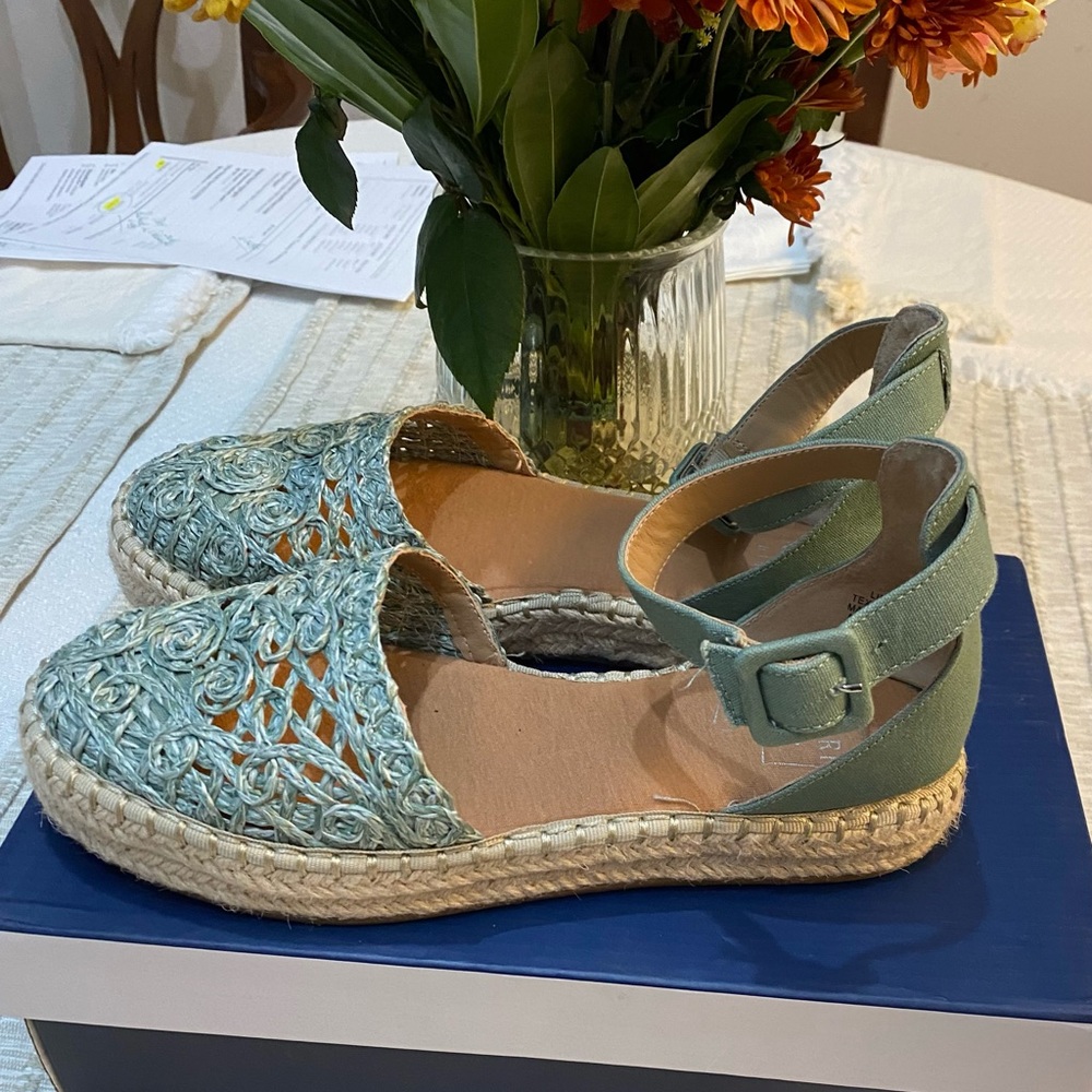 Kari Blue Sage Espadrilles size 8